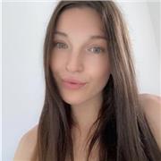 English tutor providing online lessons to students of all ages and levels